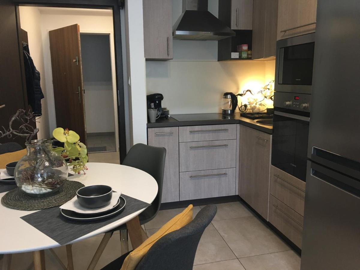 Home Apartment Sopron Bagian luar foto